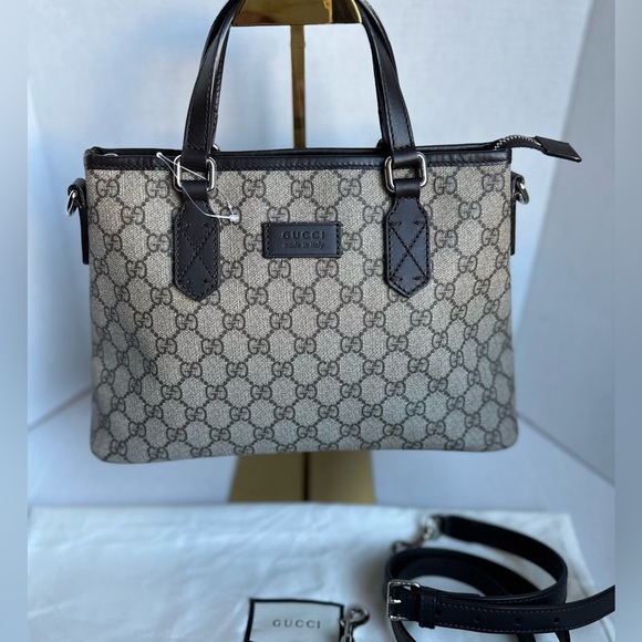 Authentic Gucci Beige GG Supreme Convertible Small Tote - Picture 2 of 16